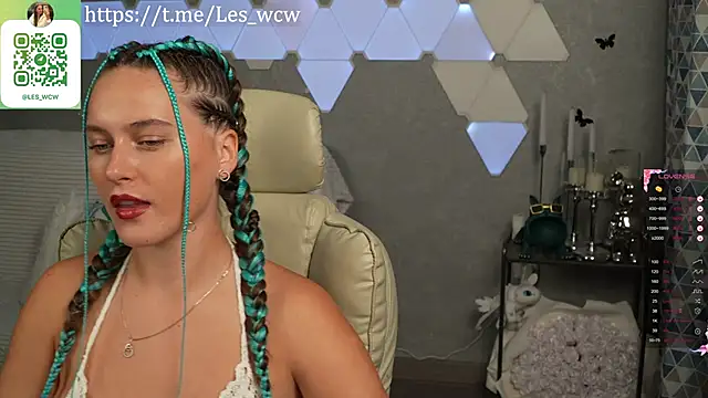 HarleyDeess online show from October 2, 2025, 8:45 pm