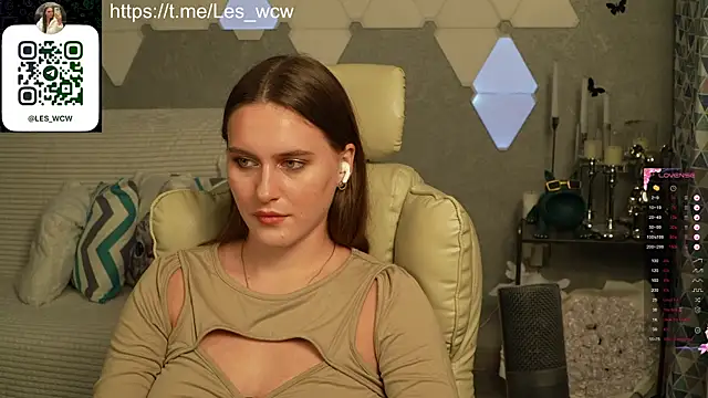 HarleyDeess online show from October 27, 2025, 8:54 pm