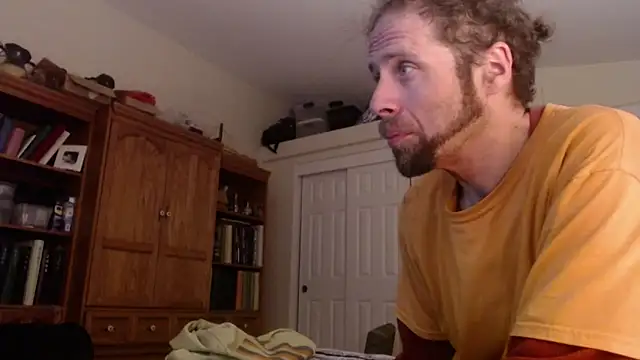 Snapshot of HandsumHungDaddy chatting on March 9, 2025, 3:01 am HandsumHungDaddy online show from March 9, 2025, 3:01 am