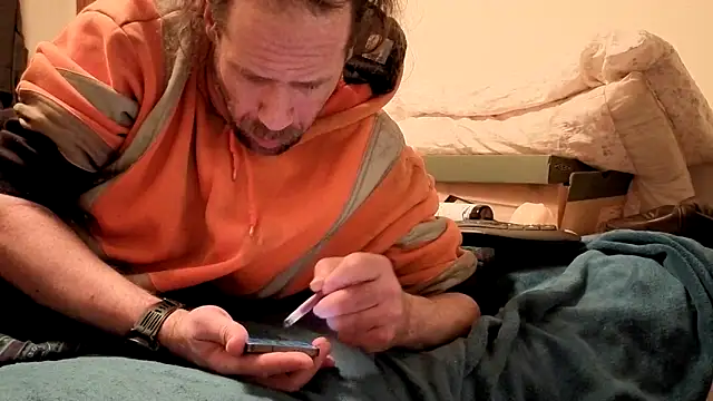 Snapshot of HandsumHungDaddy chatting on February 16, 2026, 9:08 am HandsumHungDaddy online show from February 16, 2026, 9:08 am