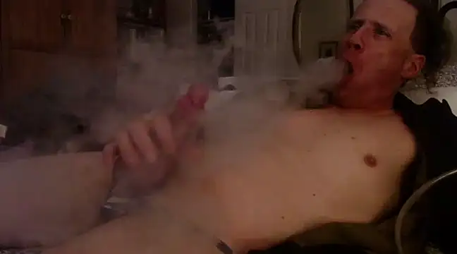 Snapshot of HandsumHungDaddy chatting on December 16, 2024, 8:20 am HandsumHungDaddy online show from December 16, 2024, 8:20 am