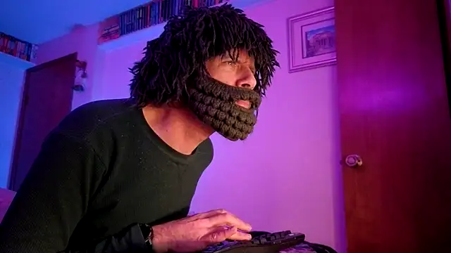 Snapshot of HandsumHungDaddy chatting on February 25, 2026, 12:27 pm HandsumHungDaddy online show from February 25, 2026, 12:27 pm