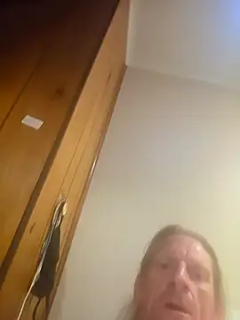 Travislovescum online show from September 9, 2025, 10:52 pm