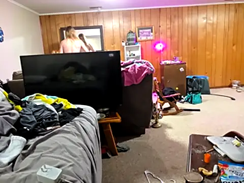 Travislovescum online show from December 21, 2025, 4:03 am