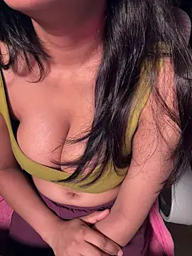 sexy-simmy online show from June 2, 2026, 7:36 pm