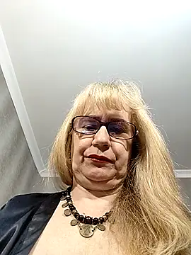 Snapshot of koroleva70 chatting on February 24, 2026, 8:04 am koroleva70 online show from February 24, 2026, 8:04 am