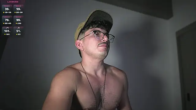 Snapshot of simoon_01 chatting on May 15, 2026, 11:47 pm simoon 01 online show from May 15, 2026, 11:47 pm