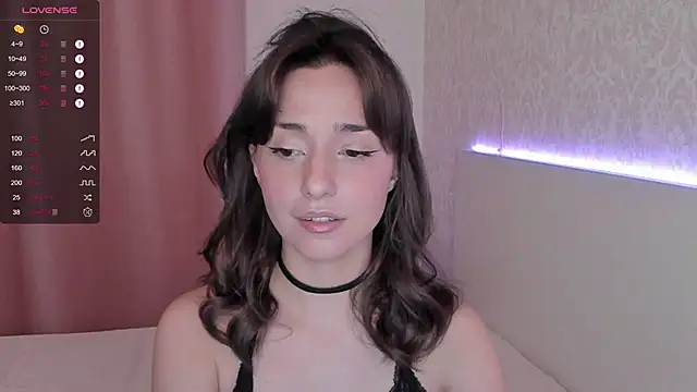 Snapshot of XYour_CharmX chatting on December 15, 2024, 7:31 pm XYour CharmX online show from December 15, 2024, 7:31 pm