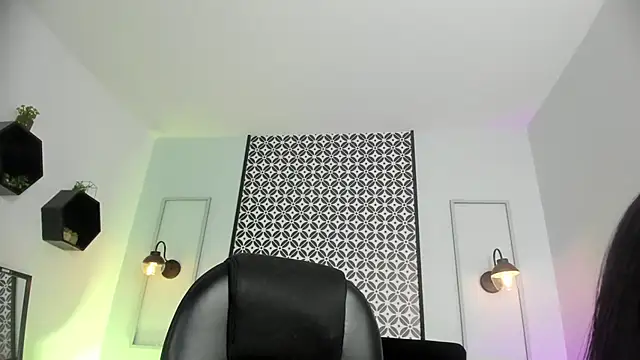 Amber gold  online show from June 17, 2026, 2:55 am