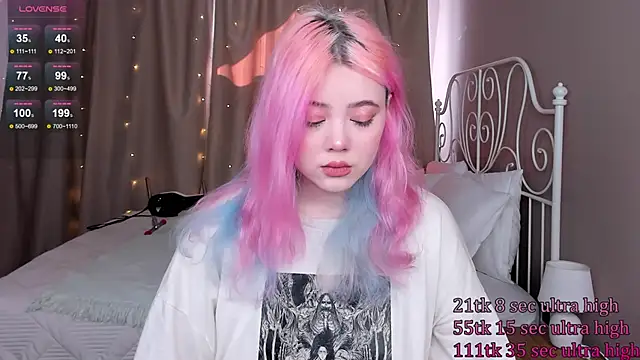   KawaiiYuki   online show from March 22, 2025, 9:02 am