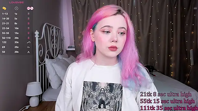   KawaiiYuki   online show from March 20, 2025, 8:42 am