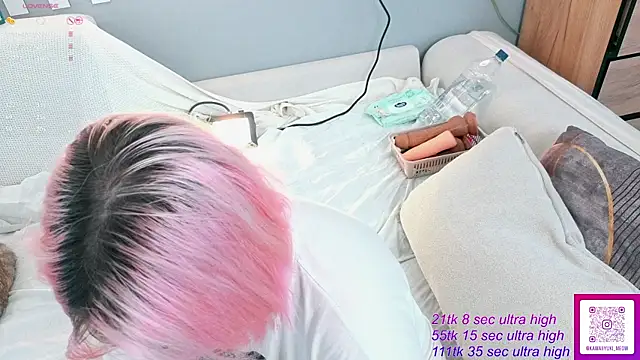   KawaiiYuki   online show from July 25, 2026, 4:09 am