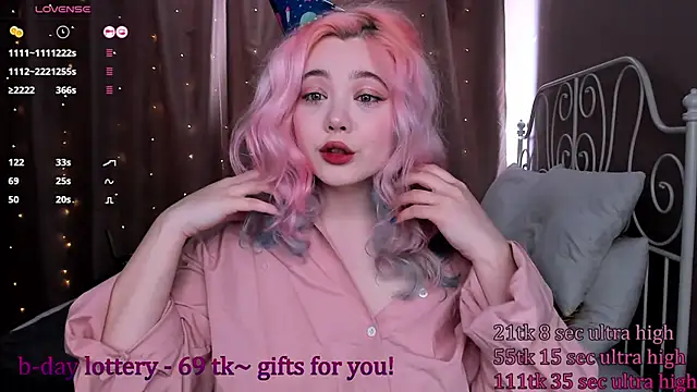   KawaiiYuki   online show from February 24, 2025, 9:21 am