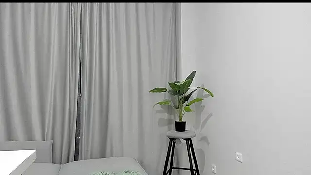 sarahphyllis online show from September 11, 2025, 9:37 pm