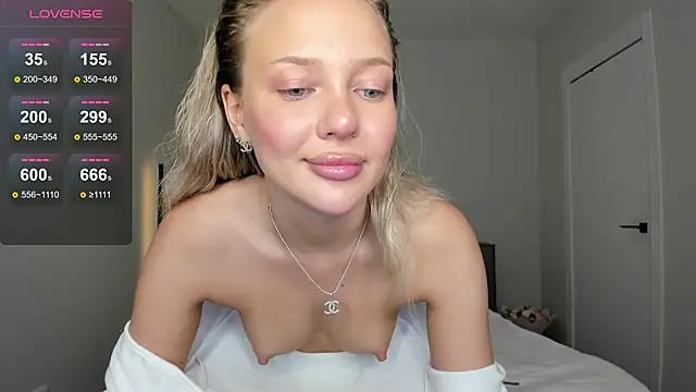 Snapshot of sarahphyllis chatting on June 6, 2026, 9:09 pm sarahphyllis online show from June 6, 2026, 9:09 pm