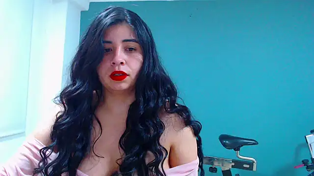 danna- roouss online show from March 29, 2026, 6:15 am
