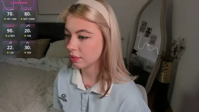 SimonaGerry online show from November 30, 2025, 4:35 am