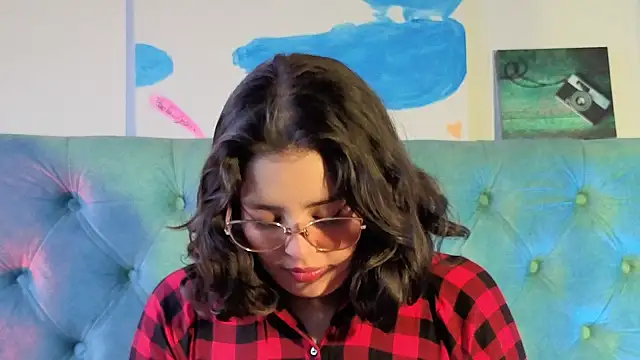 Paola Lyon  online show from February 16, 2026, 12:04 pm