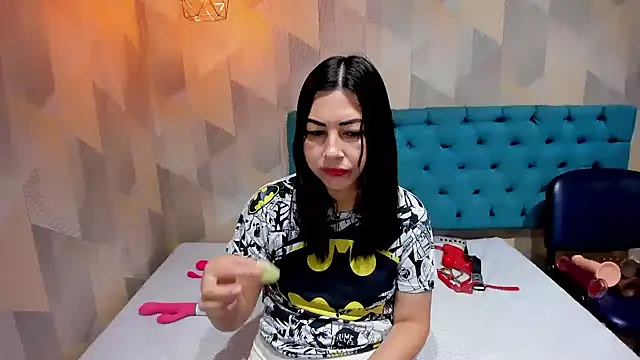 AdaFawxx online show from April 30, 2026, 8:32 am