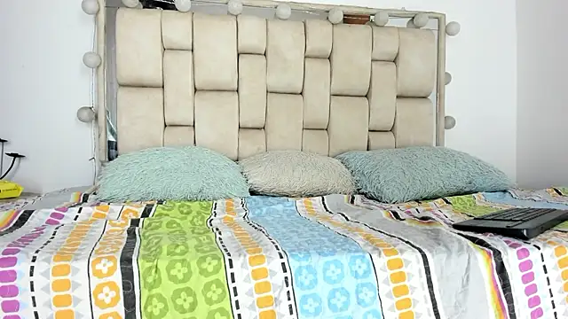 daniel hot03 online show from March 23, 2026, 1:44 pm