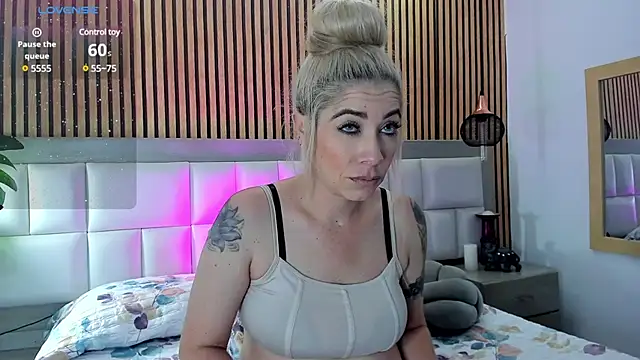 Snapshot of Viktoria_Davis chatting on January 9, 2025, 10:31 pm Viktoria Davis online show from January 9, 2025, 10:31 pm