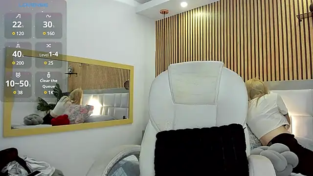 Snapshot of Viktoria_Davis chatting on December 23, 2024, 10:12 pm Viktoria Davis online show from December 23, 2024, 10:12 pm