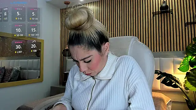 Snapshot of Viktoria_Davis chatting on December 16, 2024, 9:20 pm Viktoria Davis online show from December 16, 2024, 9:20 pm