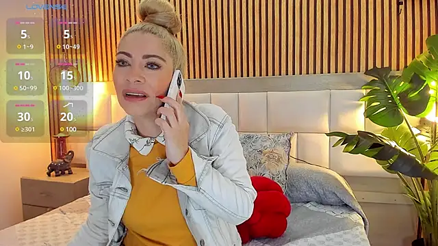 Snapshot of Viktoria_Davis chatting on December 30, 2024, 10:01 pm Viktoria Davis online show from December 30, 2024, 10:01 pm