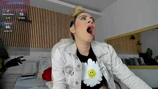 Snapshot of Viktoria_Davis chatting on December 2, 2024, 10:18 pm Viktoria Davis online show from December 2, 2024, 10:18 pm