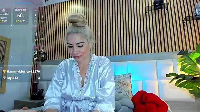 Snapshot of Viktoria_Davis chatting on December 29, 2024, 1:24 am Viktoria Davis online show from December 29, 2024, 1:24 am