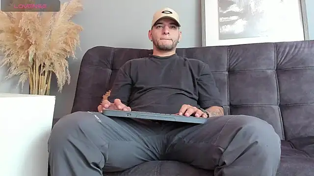 Snapshot of iandygrasso chatting on September 26, 2025, 2:35 pm iandygrasso online show from September 26, 2025, 2:35 pm