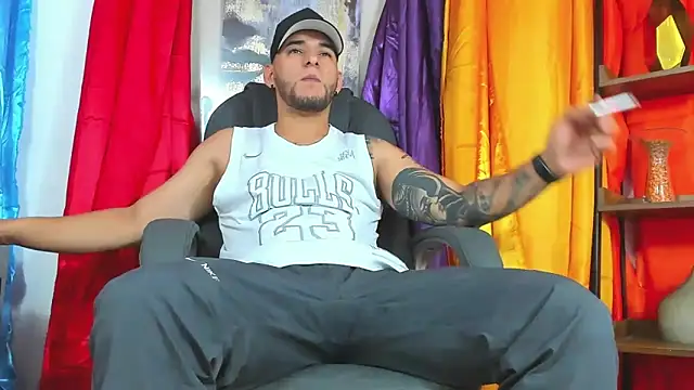 Snapshot of iandygrasso chatting on March 10, 2025, 12:17 pm iandygrasso online show from March 10, 2025, 12:17 pm