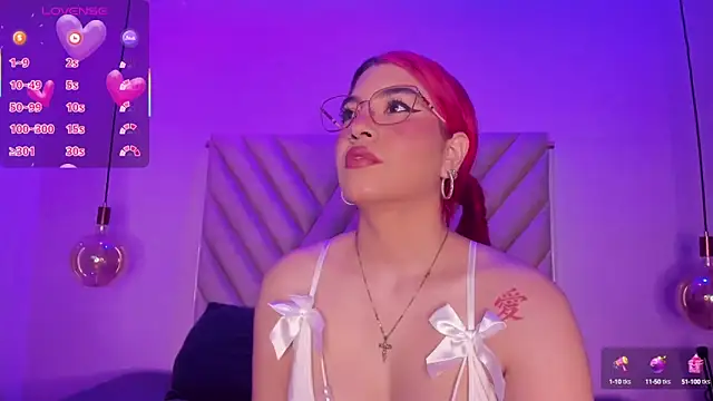 EmmaSwift  online show from September 24, 2025, 1:35 am