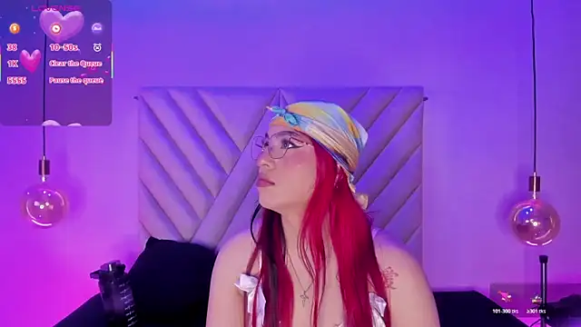 EmmaSwift  online show from December 4, 2025, 3:27 am