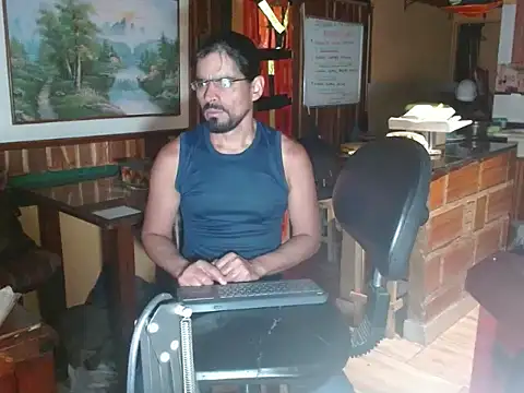 Snapshot of Dr_Pocholate84 chatting on May 15, 2026, 10:52 pm Dr Pocholate84 online show from May 15, 2026, 10:52 pm