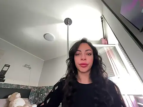 Chloe Ricci online show from April 8, 2026, 10:39 am