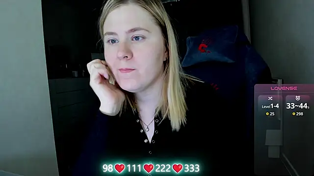 Snapshot of Olivia_Munk chatting on June 13, 2026, 4:21 am Olivia Munk online show from June 13, 2026, 4:21 am