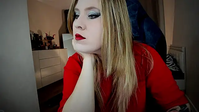 Olivia Munk online show from September 10, 2025, 4:44 am