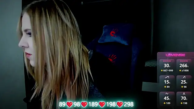 Olivia Munk online show from October 10, 2025, 4:35 am