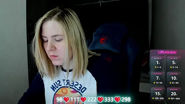 Snapshot of Olivia_Munk chatting on May 7, 2026, 7:45 am Olivia Munk online show from May 7, 2026, 7:45 am