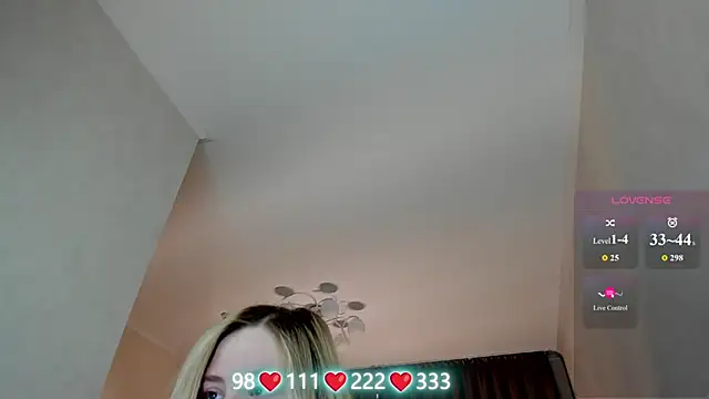 Snapshot of Olivia_Munk chatting on May 27, 2026, 4:09 am Olivia Munk online show from May 27, 2026, 4:09 am