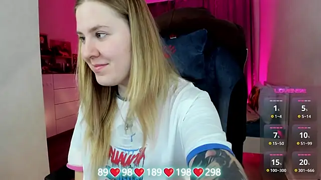 Olivia Munk online show from December 23, 2025, 4:01 am