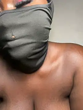 Snapshot of sweet1111 chatting on March 7, 2026, 9:59 am sweet1111 online show from March 7, 2026, 9:59 am