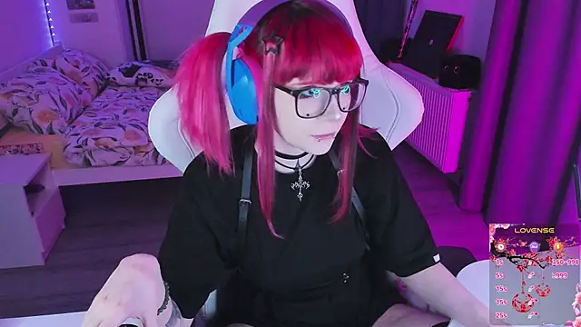 Yumi Youkai online show from December 17, 2025, 10:37 pm