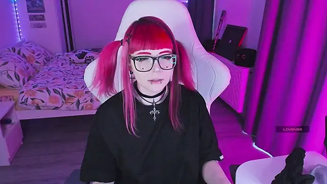 Yumi Youkai online show from December 22, 2025, 8:58 am