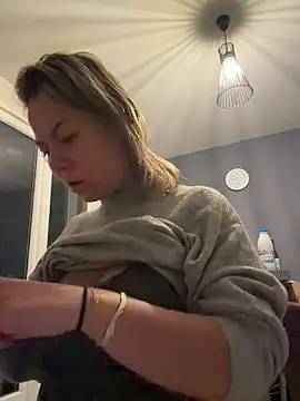 BabyNila online show from November 8, 2025, 6:11 pm