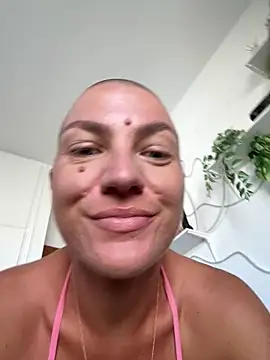 PaulinaSchubert1 online show from May 15, 2026, 12:36 pm