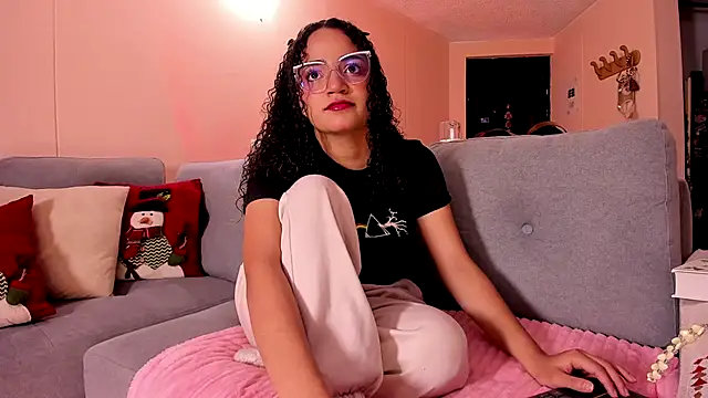 Snapshot of DAHLIA_BROWNIE chatting on December 19, 2025, 2:37 am DAHLIA BROWNIE online show from December 19, 2025, 2:37 am