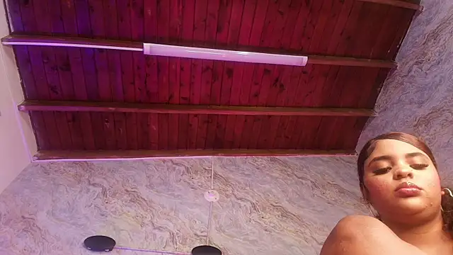 jones maddy  online show from October 24, 2025, 11:53 am