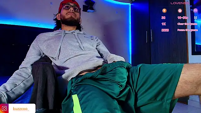 kuzzcoo online show from November 9, 2025, 12:42 pm